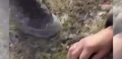 Enkaz altından çıkan altınları görünce sevinçten baygınlık geçirdi! "Kim bilir ne zorluklarla biriktirdi"