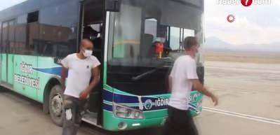 Sınır dışı edilen d&uuml;zensiz g&ouml;&ccedil;men sayısı a&ccedil;ıklandı...