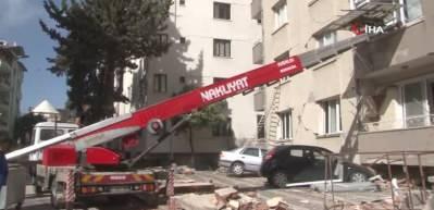 Hatay'da 5 otomobil, 50 kişiyi kurtardı
