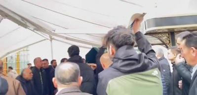 Uğur Işılak'ın acı g&uuml;n&uuml;! Usta sanat&ccedil;ının babası Ahmet Işılak hayatını kaybetti