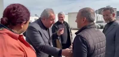 Vatandaş valiyi alnından &ouml;pt&uuml;: &Ouml;pebilir miyim sayın valim, saygıyla