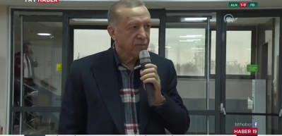 Cumhurbaşkanı Erdoğan, Balıkesir&rsquo;de depremzedelerle bir araya geldi