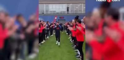 D&uuml;nya bu transferi konuşuyor! Messi'nin yeni adresi İngiltere iddiası...