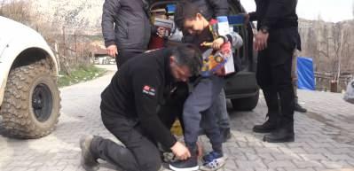 Offroad tutkunları depremzedeler i&ccedil;in zorlu yollarda