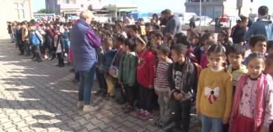 B&uuml;y&uuml;k deprem sonrası Reyhanlı'da ilk ders zili &ccedil;aldı