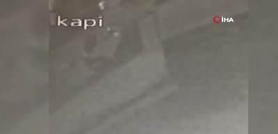 Keşife gelen hırsız su&ccedil;&uuml;st&uuml; yakalandı! İşte o hareketli anlar...