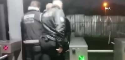 İstanbul Eminyeti'nden sahte alkol operasyonu! &Ccedil;ok sayıda ş&uuml;pheli g&ouml;zaltına alındı...