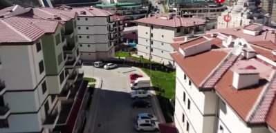 Yeni il&ccedil;e merkezine taşınan Yusufelililer, yerleşim yerine alışmaya &ccedil;alışıyor