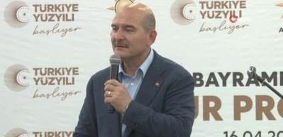 Soylu, Bayrampaşa'da d&uuml;zenlenen sahur programına katıldı