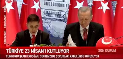 Cumhurbaşkanı Erdoğan 23 Nisan'da koltuğunu devretti! İşte o g&uuml;zel diyalog...