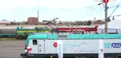 T&uuml;rkiye'nin yerli ve milli ilk elektrikli lokomotifi E5000 raylara iniyor!