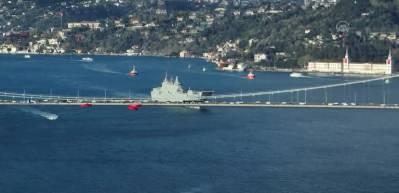 TCG Anadolu, İstanbul Boğazı'ndaki ge&ccedil;işini tamamlayıp Sarayburnu'na d&ouml;nd&uuml;