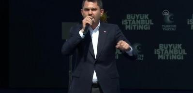 Bakan Kurum: &rdquo;Bir tarafta Ayasofya&rsquo;nın zincirlerini kırıp ibadete a&ccedil;anlar diğer tarafta Ayasofya&rsquo;yı tekrar m&uuml;ze yapmak isteyenler var&rdquo;