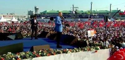 Cumhurbaşkanı Erdoğan; "İstanbul'daki 1,5 milyon riskli yapı yenilenecek"
