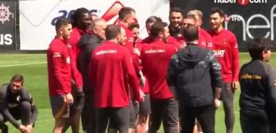 Galatasaray'daki puan kayıpları şampiyonluk yarışını hareketlendirdi! 6 ma&ccedil;ta 8 puan...