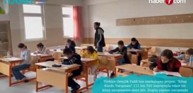 Kitap Kurdu Yarışması'nda 111 bin ortokullu gen&ccedil; aynı anda sınava girdi