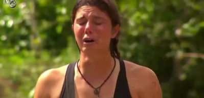 Survivor'da duygusal anlar! Nefise oyun sonrası g&ouml;zyaşlarına boğuldu