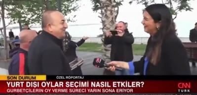 Mevl&uuml;t &Ccedil;avuşoğlu ile Fulya &Ouml;zt&uuml;rk arasında g&uuml;l&uuml;mseten diyalog: "Bizden daha &ccedil;ok..."