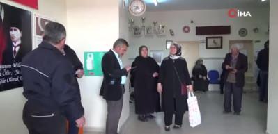 N&uuml;fusu en az olan ilde oy verme işlemi sabah erken saatlerde başladı