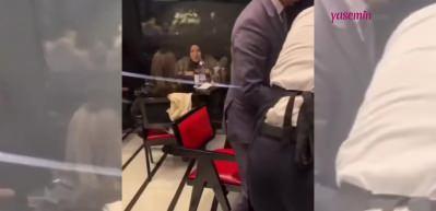 Vedat Milor o sunumu g&ouml;r&uuml;nce adeta &ccedil;ileden &ccedil;ıktı! "Baklavayı katletmek kolay bir iş değil"