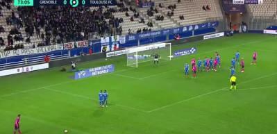 Fenerbah&ccedil;e transferde atağa kalktı! Ezeli rakibin g&ouml;zdesine teklif edildi...