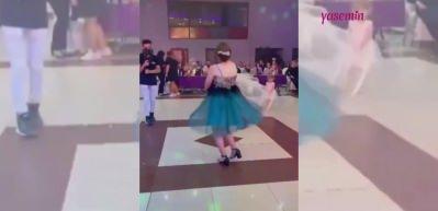 Kına gecelerine yeni adet! "Duvak dansı" sosyal medyanın g&uuml;ndeminde