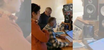 Sanat&ccedil;ı Ş&uuml;kriye Tutkun "Birlikte T&uuml;rkiye'yiz" şarkısını tanıttı! "Zalime dur diyeniz"