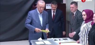  Cumhurbaşkanı Erdoğan'a bir destek de T&uuml;rkiye G&ouml;n&uuml;ll&uuml; Teşekk&uuml;ller Vakfı'ndan...