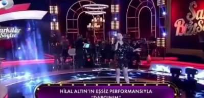 H&uuml;seyin Altın'ın kızı Hilal Altın'dan "Dargınım" yorumu! Usta sanat&ccedil;ını  dillere pelesenk şarkısını...