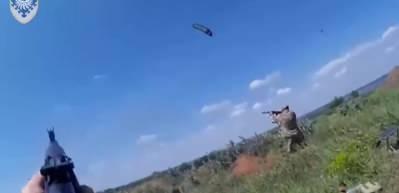 Ukraynalı askerler pompalı t&uuml;fekle İHA'yı d&uuml;ş&uuml;rd&uuml;!