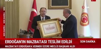 Cumhurbaşkanı Erdoğan sandıktan zaferle ayrıldı! YSK Başkanı mazbatayı teslim etti...