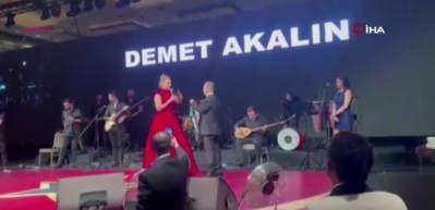 Demet Akalın, Kocaelispor’un yönetimine girmek istedi! "Seneye ben şampiyon yaptığımda gelirsin"