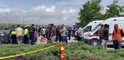 Aksaray’da 2 otomobil çarpıştı: 3 ölü, 2 ağır yaralı