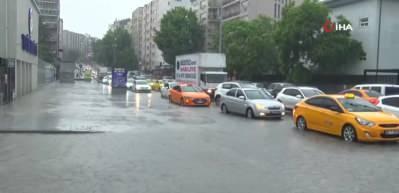 Ankara'dan gelen g&ouml;r&uuml;nt&uuml;ler tedirgin etti! Şehrin en işlek caddesinde can pazarı yaşandı