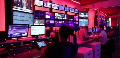 CHP'li isim muhalif TV kanallarına isyan etti: Bizi k&ouml;rleştiriyorlar!