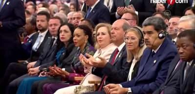 İspanyol basını Maduro'nun duaya eşlik etmesini b&ouml;yle g&ouml;rd&uuml;: Sonunda M&uuml;sl&uuml;man mı oldu?