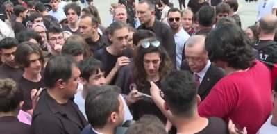 Başkan Erdoğan&rsquo;dan Haydarpaşa Lisesi &ouml;ğrencilerine karne s&uuml;rprizi