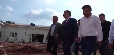Bakan Koca deprem b&ouml;lgesinde sahra hastanesini ziyaret etti!