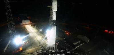 SpaceX 52 Starlink uydusunu Falcon 9 roketiyle fırlattı