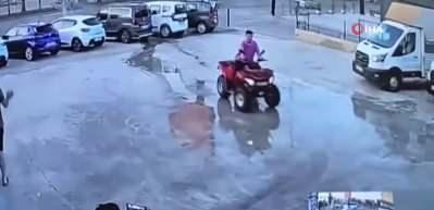 Sosyal medya i&ccedil;in video &ccedil;ekerken yaptıklarıyla sosyal medyanın dilene d&uuml;şt&uuml;ler! İşte bağımlılık yaratan o video