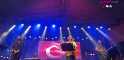 Ali Kınık'tan Melek Mosso'ya sert s&ouml;zler: Zavallı kızcağız