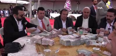 Aşiret d&uuml;ğ&uuml;n&uuml;ndeki takıları g&ouml;renler g&ouml;zlerine inanamadı!