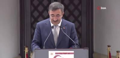 Cumhurbaşkanı Yardımcısı Cevdet Yılmaz d&uuml;nyaya mesaj g&ouml;nderdi!  'Kıbrıs T&uuml;rk&uuml; ambargoları birer birer yıkacaktır'