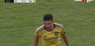 Orta sahadan m&uuml;thiş gol!