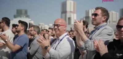 Sel&ccedil;uk Bayraktar depremzedelerle bayramlaştı! KIZILELMA mesajı verdi