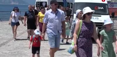 T&uuml;rkiye rekor bir ziyaret&ccedil;i sayısına ulaştı: 15,5 milyon turist ağırladı!