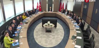Kılı&ccedil;daroğlu'na en yakın isimden darbe: İstifa et!