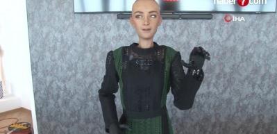 İnsana en çok benzeyen robot Sophia, Çamlıca Kulesi’nde radyo yayını yapacak