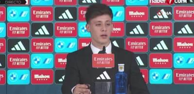 Real Madrid'e 6 yıllık imza atan Arda G&uuml;ler'e sordular! "Kiralık gidecek misin?"