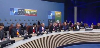 D&uuml;nyanın beklediği NATO toplantısı başladı! İşte masa etrafından ilk g&ouml;r&uuml;nt&uuml;ler...